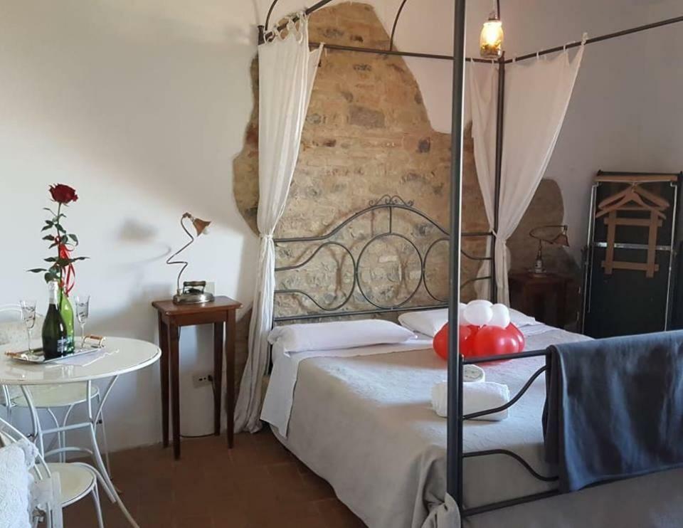 B&B Al Castello Fabro Bagian luar foto